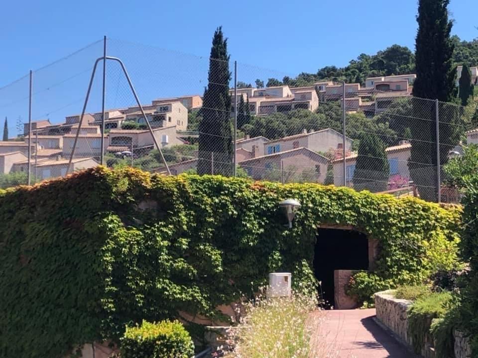 10 A 12 Pers Famille Amateurs Randonnee Boulouris Panorama Saint Raphael Tennis Piscine Partage Ngoại thất bức ảnh
